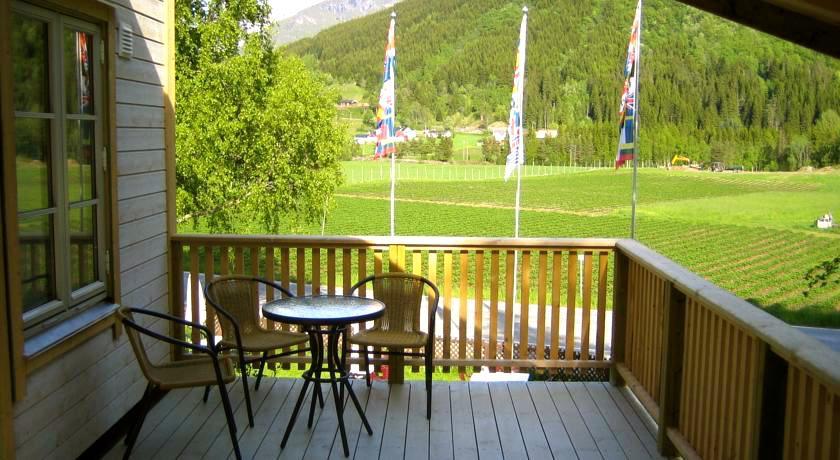 Bed and Breakfast Jordbaerstova Feriehus Valldal Exterior foto